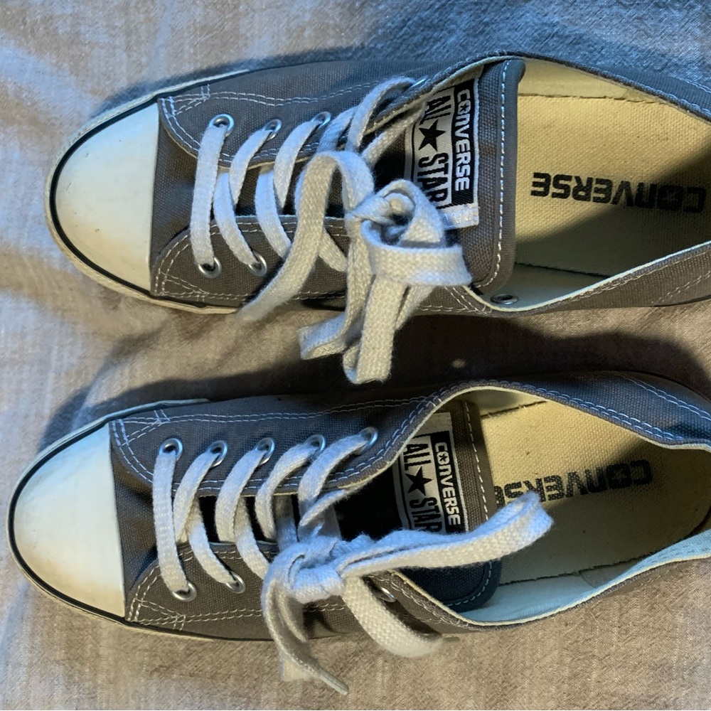 Converse shoes Women size 7